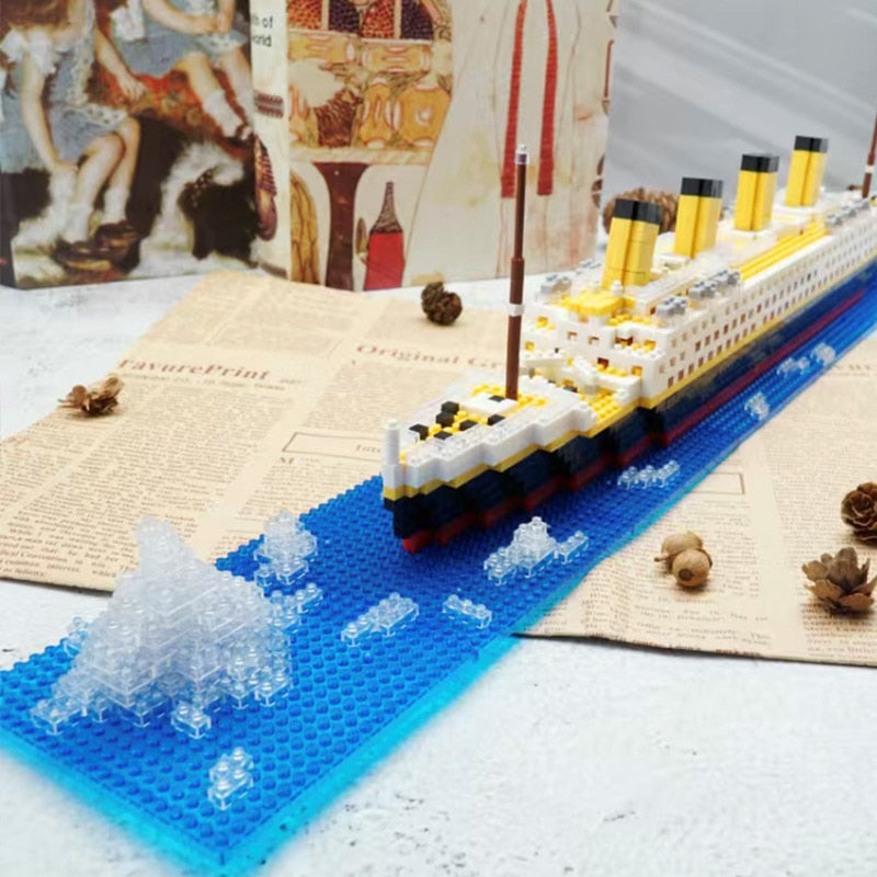 1860pcs RMS Titanic Model Large Cruise Ship/Boat 3D Micro Building Blocks Bricks